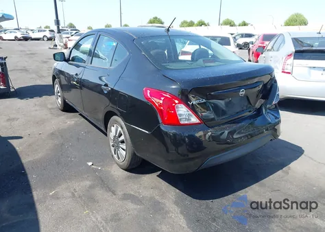 2016 Nissan Versa 1.6 S z USA, uszkodzony, nr VIN 3N1CN7AP1GL917886